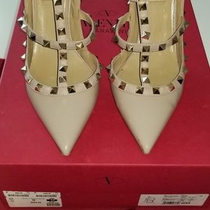 Authentic Valentino rock stud pumps size 39